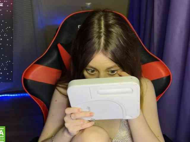 Natural-babe666 webcam