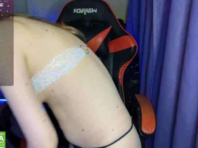 Natural-babe666 webcam