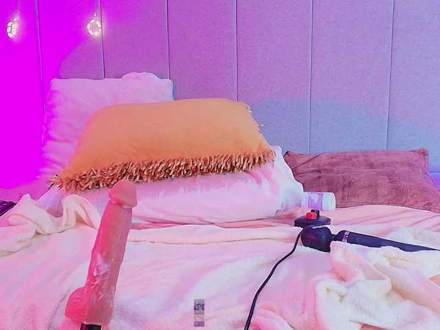 LiaaGenner's BongaCams show and profile