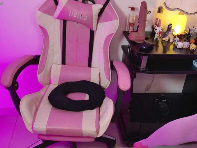 kary-bunny3's BongaCams show and profile