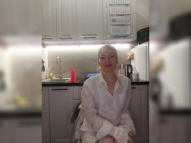 miss-1m's BongaCams show and profile