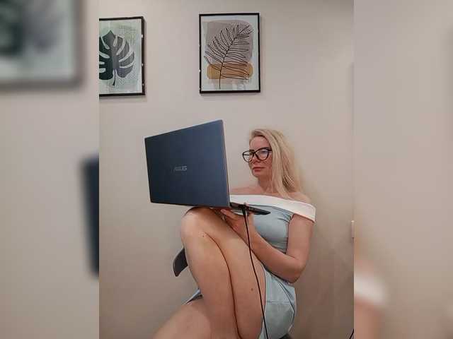 miss-1m's BongaCams show and profile