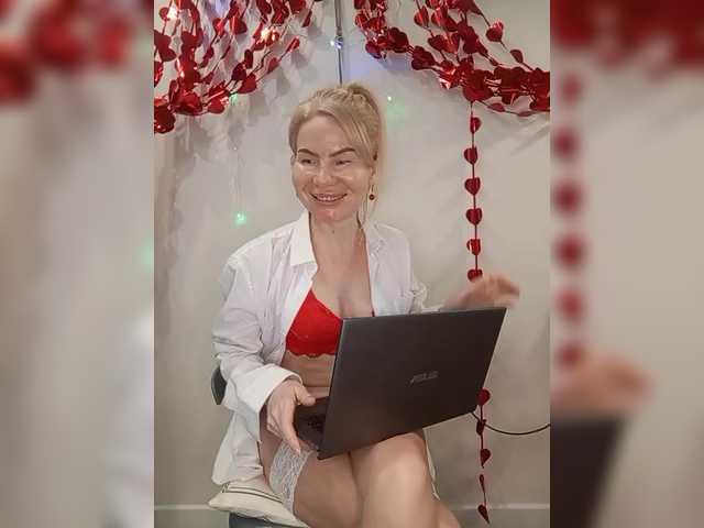 miss-1m from BongaCams is Freechat