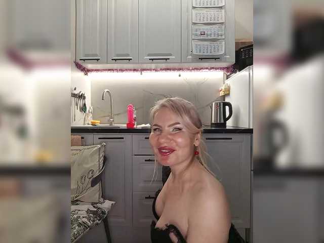 miss-1m's BongaCams show and profile