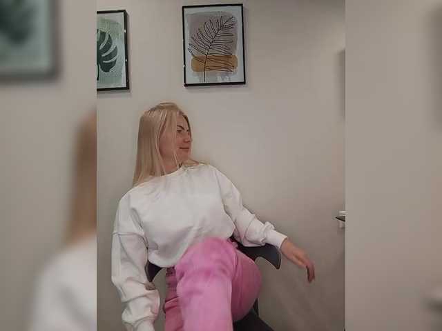 miss-1m's BongaCams show and profile