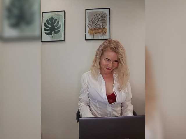 miss-1m's BongaCams show and profile