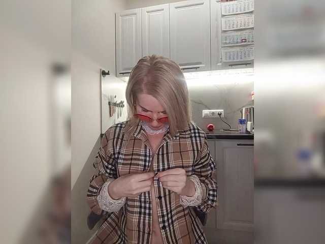 miss-1m's BongaCams show and profile