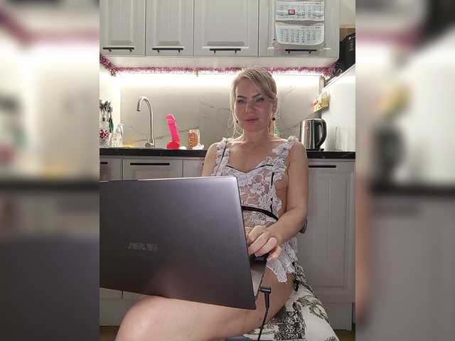 miss-1m's BongaCams show and profile