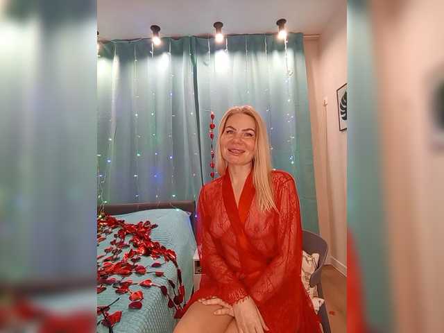 miss-1m's BongaCams show and profile