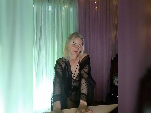 miss-1m's BongaCams show and profile