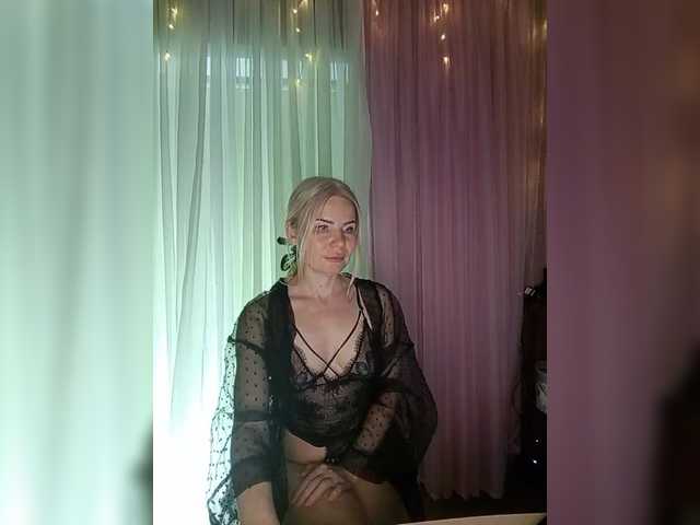 miss-1m's BongaCams show and profile