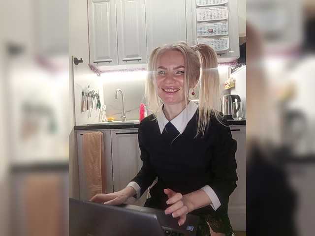 miss-1m's BongaCams show and profile