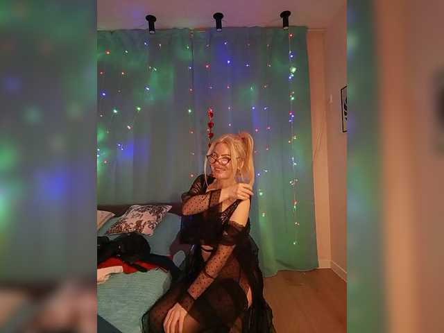 miss-1m's BongaCams show and profile