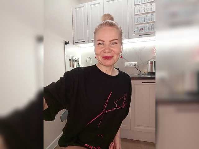 miss-1m's BongaCams show and profile