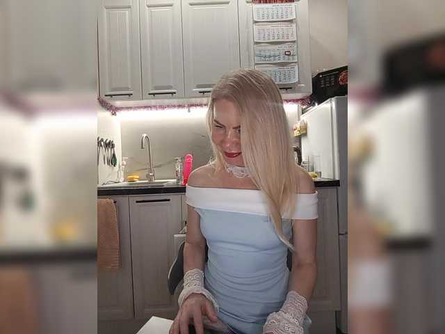 miss-1m's BongaCams show and profile