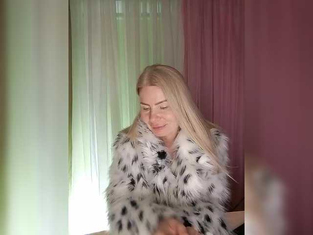 miss-1m's BongaCams show and profile