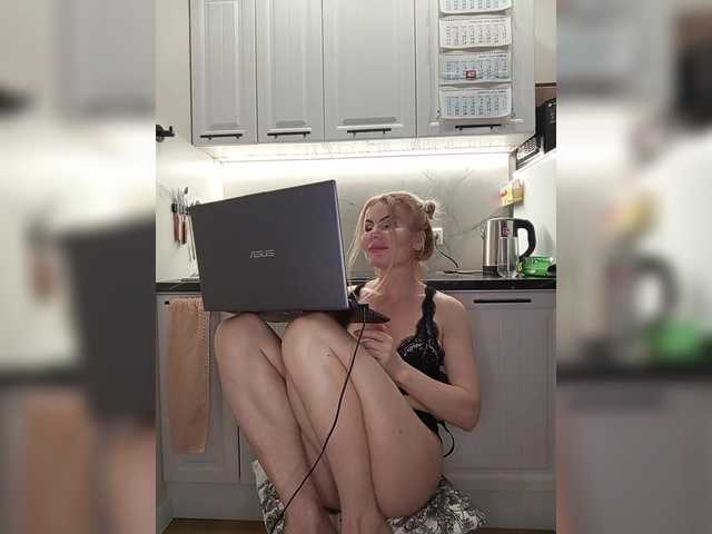 miss-1m's BongaCams show and profile