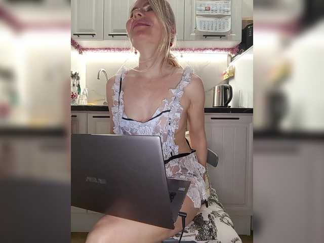 miss-1m's BongaCams show and profile