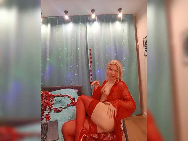 miss-1m from BongaCams is Freechat