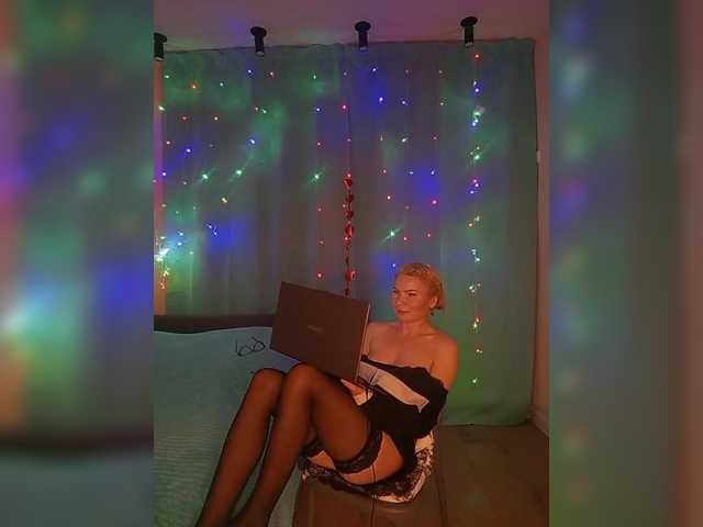 miss-1m's BongaCams show and profile