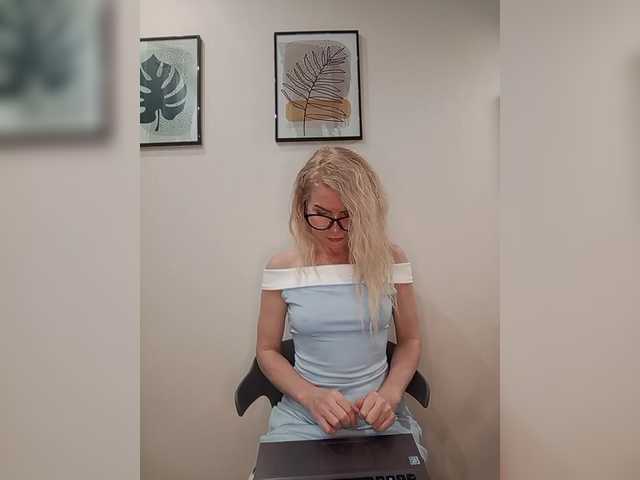 miss-1m's BongaCams show and profile