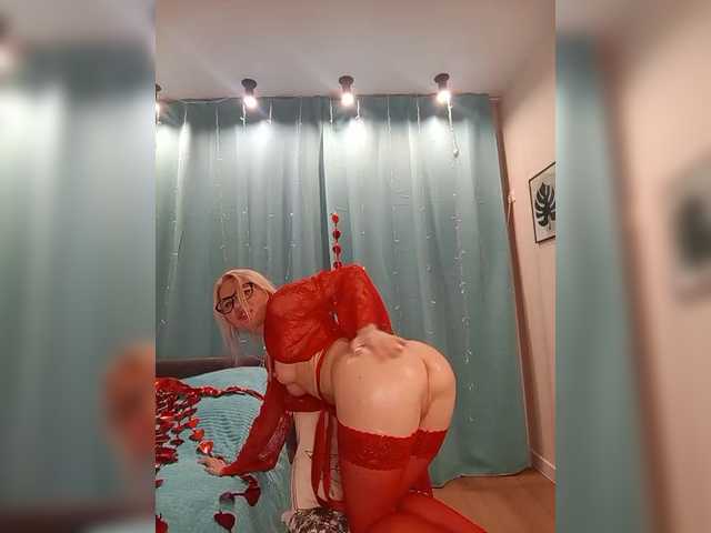 miss-1m's BongaCams show and profile