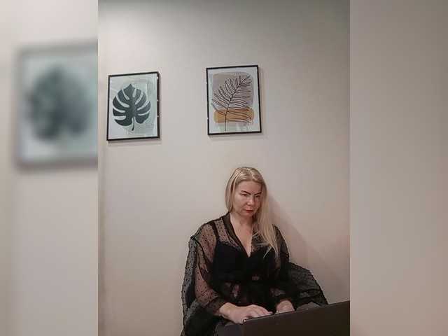 miss-1m's BongaCams show and profile