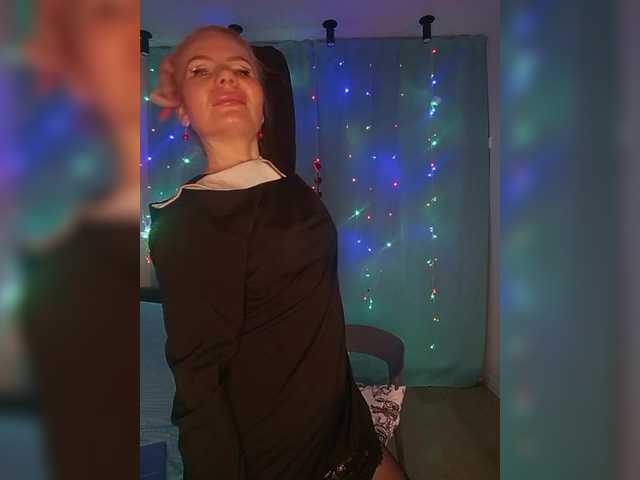 miss-1m's BongaCams show and profile