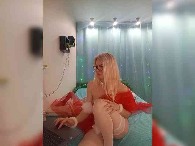 YourOldGirlfriend webcam