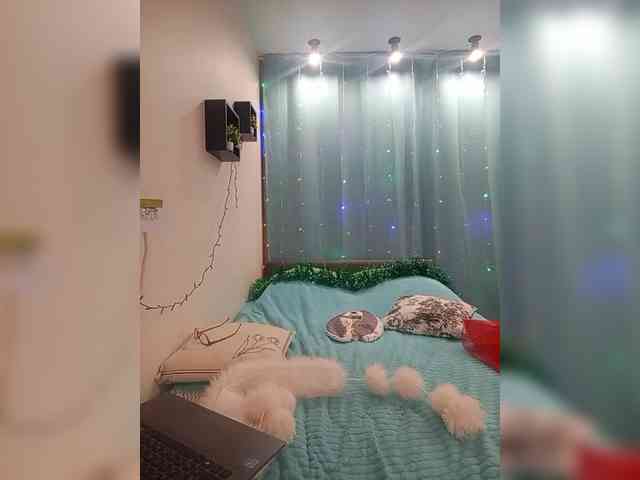 YourOldGirlfriend webcam