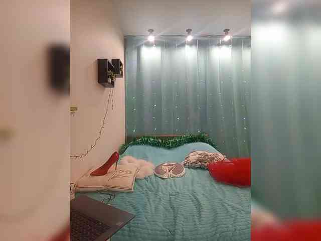 YourOldGirlfriend webcam