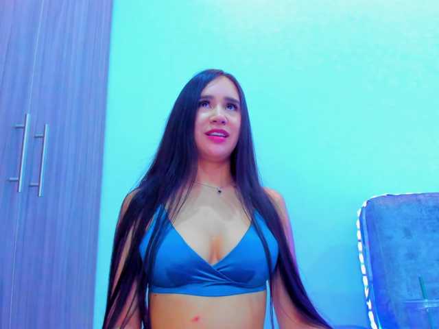 Niki-White's BongaCams show and profile