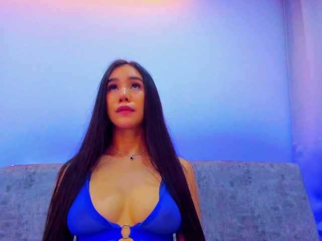 Niki-White's BongaCams show and profile