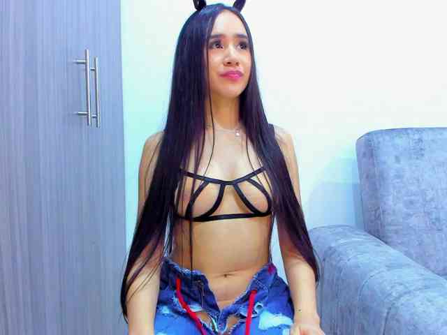 Niki-White webcam