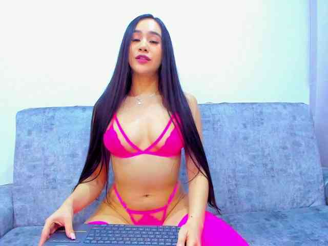 Niki-White webcam