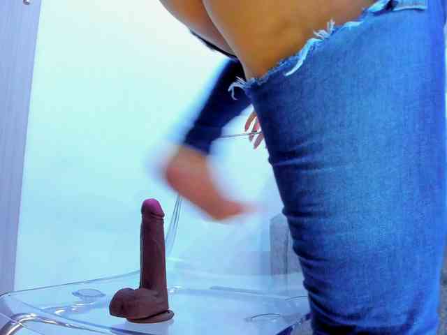Niki-White webcam