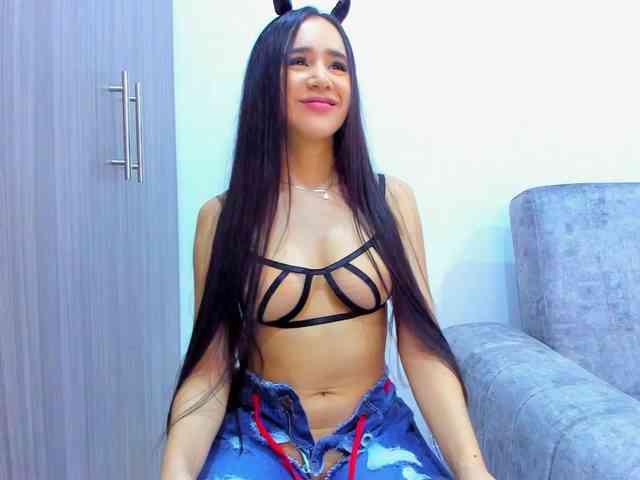 Niki-White webcam