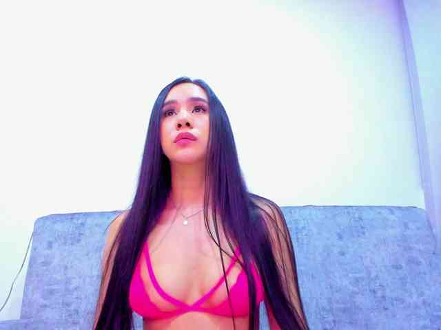 Niki-White webcam
