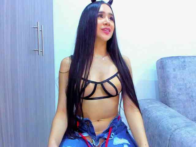 Niki-White webcam