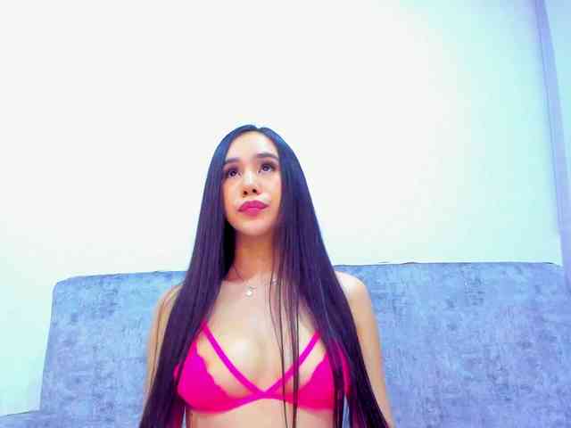 Niki-White webcam