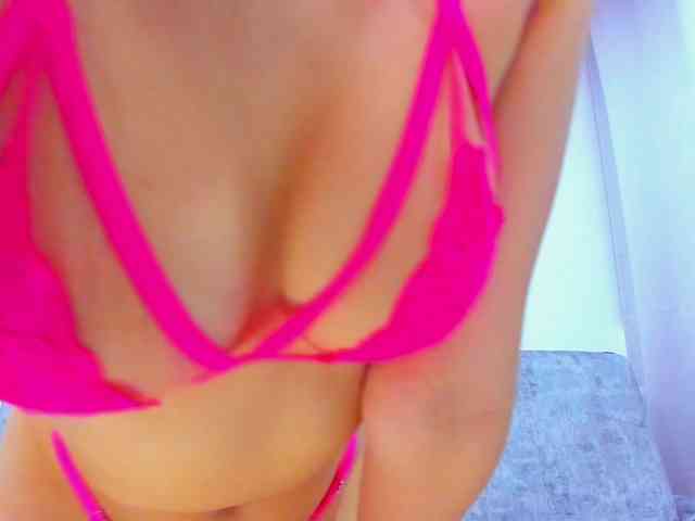 Niki-White webcam