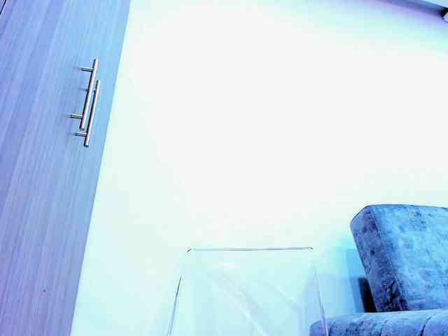 Niki-White webcam