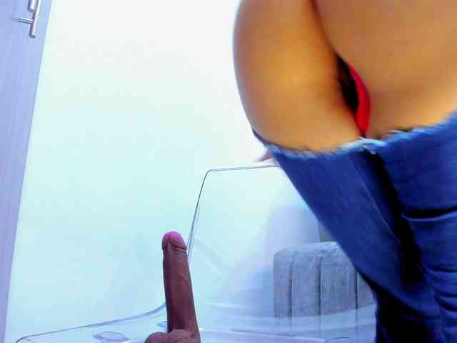 Niki-White webcam