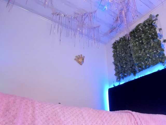 flylia01's BongaCams show and profile