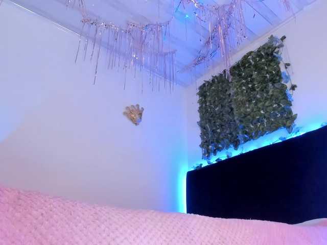 flylia01's BongaCams show and profile