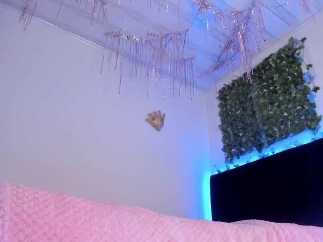 flylia01's BongaCams show and profile