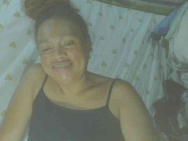 LorahXVane webcam