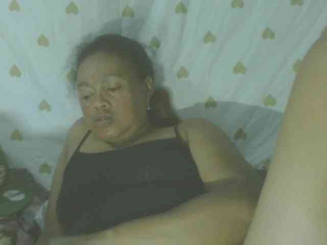 LorahXVane webcam