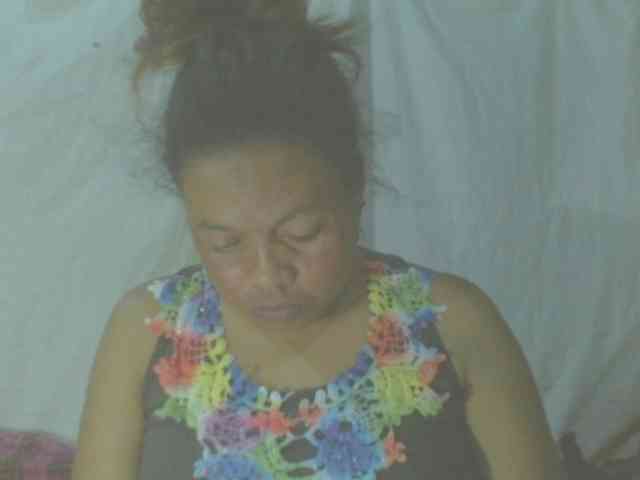 LorahXVane webcam