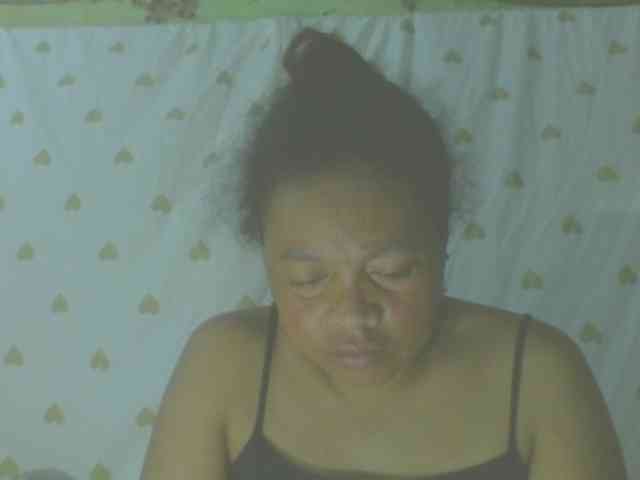 LorahXVane webcam